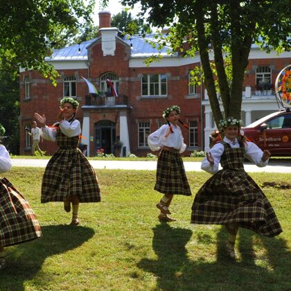 Song and dance festival "Saulesvija" stops at Luznava 20/07/2021