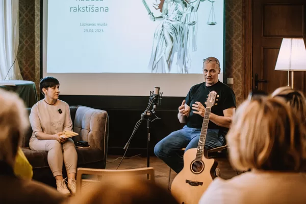 ANDRIS AKMENTIŅŠ. Literārās sarunas Lūznavas muižā 23/04/2023