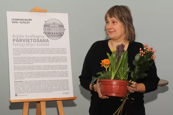 PĀRVIETOŠANA. Kristas Svalbonas (ASV) izstādes atklāšana 10/01/2024
