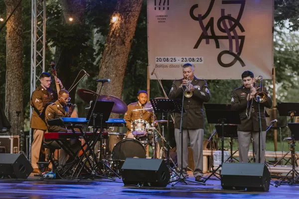ŠKIUŅA DŽEZS. "NATO Brass Band" (ASV) 23/08/2025