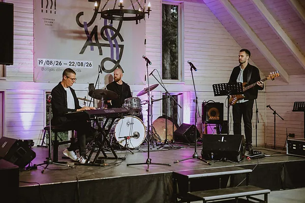ŠKIUŅA DŽEZS. Trio "No Name Jazz Fellas" (LT) 20/08/2026