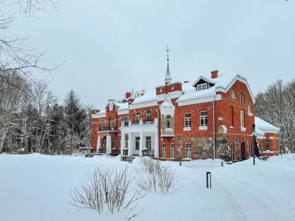 Winter in Luznava Manor Park 11/02/2026